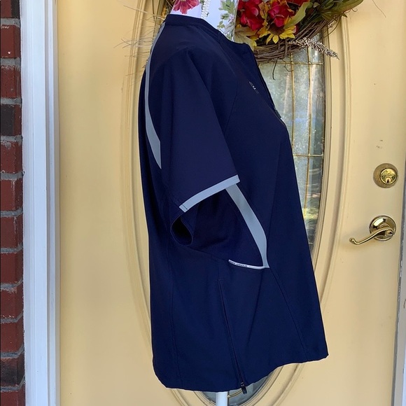 Under Armour Tee - Picture 3 of 8